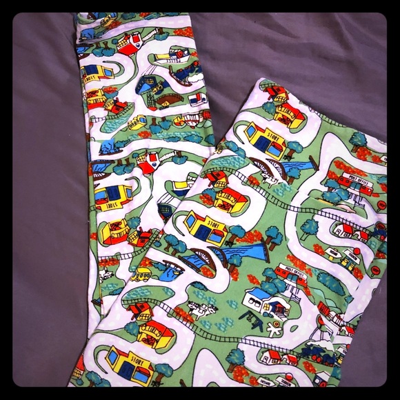 Lularoe leggings maps - Picture 1 of 1